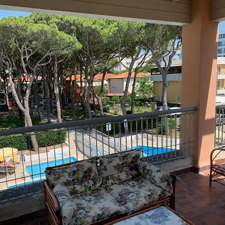 Seafront Lovely Penthouse Flat With Pool Apartment Lido di Jesolo