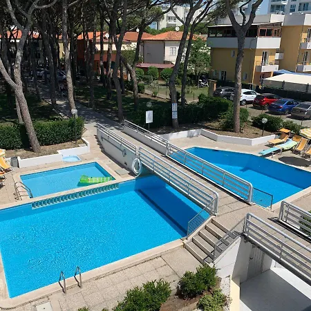 Seafront Lovely Penthouse Flat With Pool * Lido di Jesolo